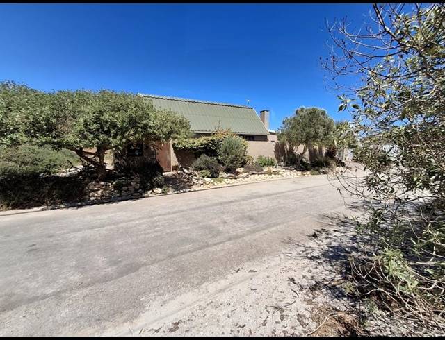 LAND FOR SALE IN BRITANNIA BAY